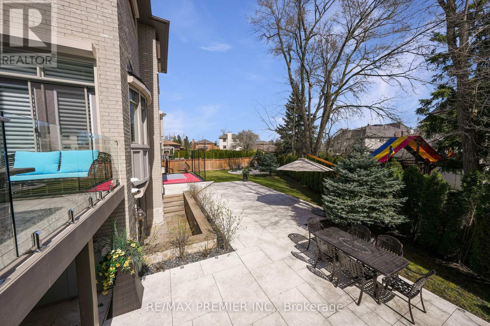 19 Petrolia Court, Richmond Hill, Ontario  L4C 0C2 - Photo 45 - N12901628