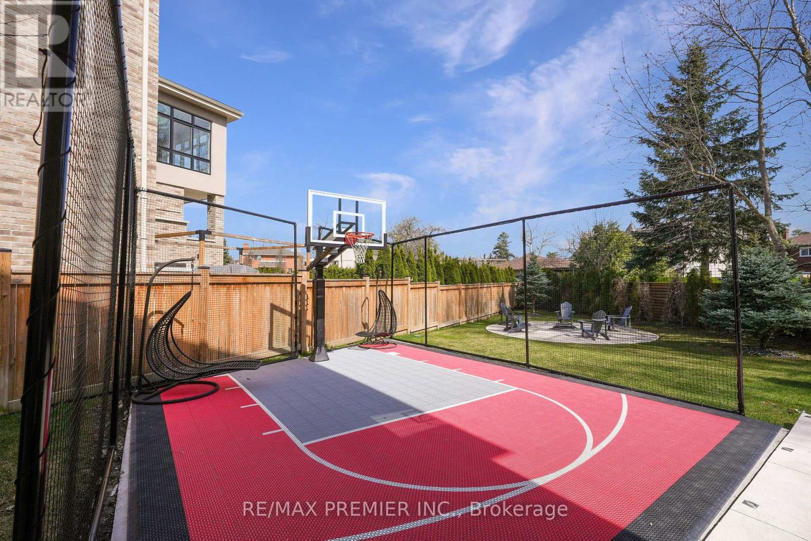 19 Petrolia Court, Richmond Hill, Ontario  L4C 0C2 - Photo 48 - N12901628