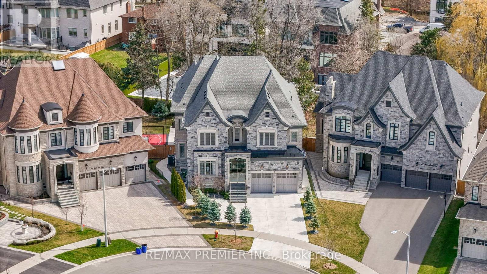 19 Petrolia Court, Richmond Hill, Ontario  L4C 0C2 - Photo 50 - N12901628