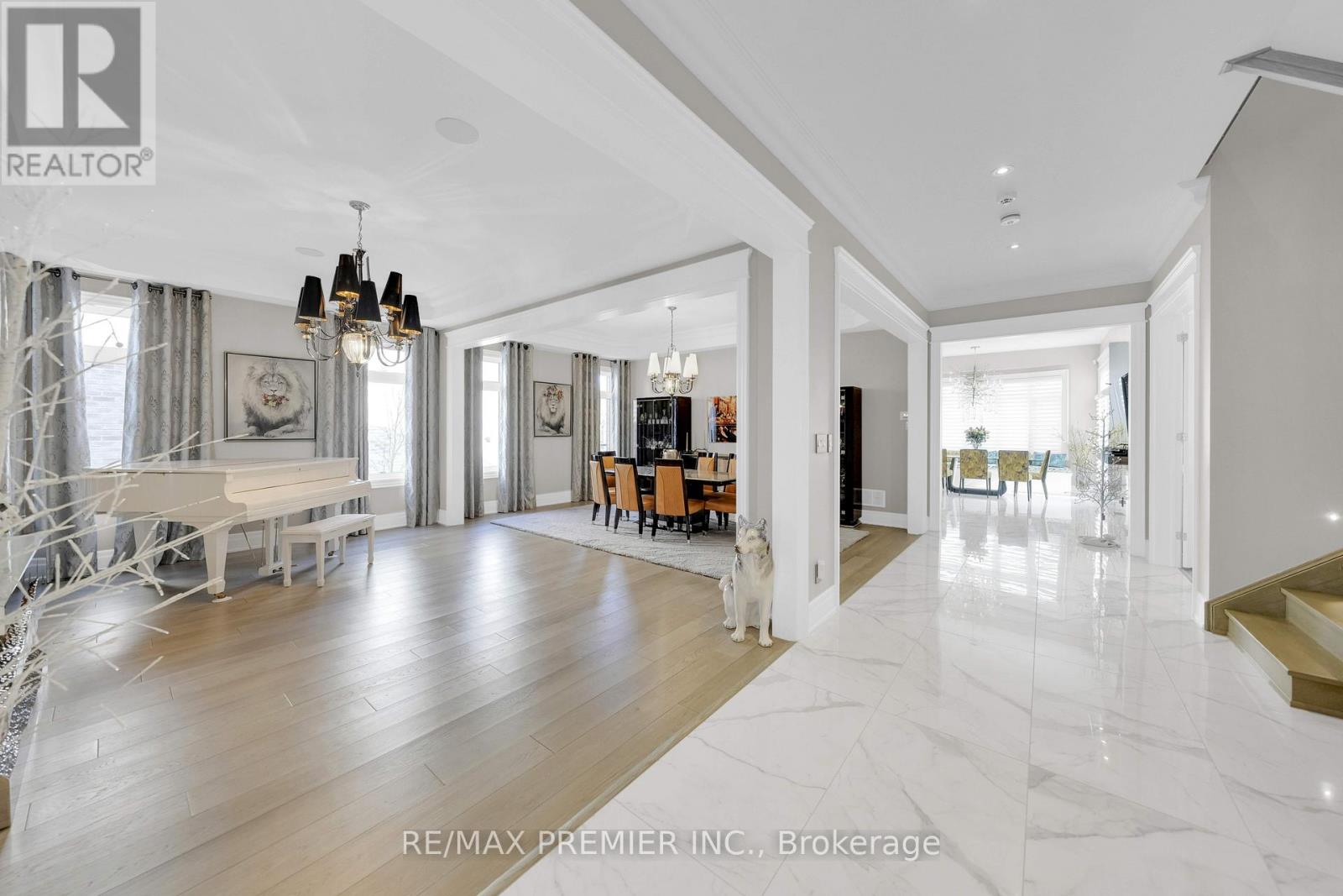 19 Petrolia Court, Richmond Hill, Ontario  L4C 0C2 - Photo 6 - N12901628