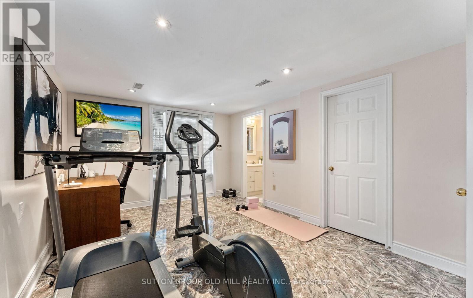 15 Katrina Court, Toronto, Ontario  M6L 3G3 - Photo 37 - W12901560