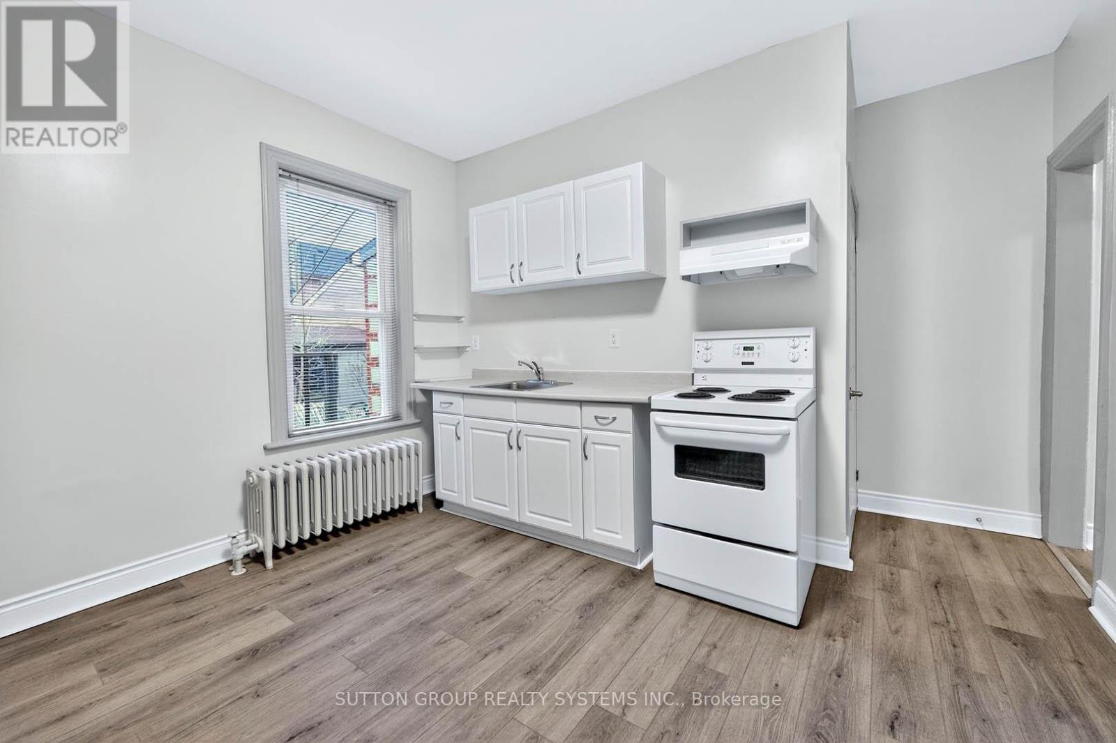 250 Christie Street, Toronto, Ontario  M6G 3B8 - Photo 10 - W12901570