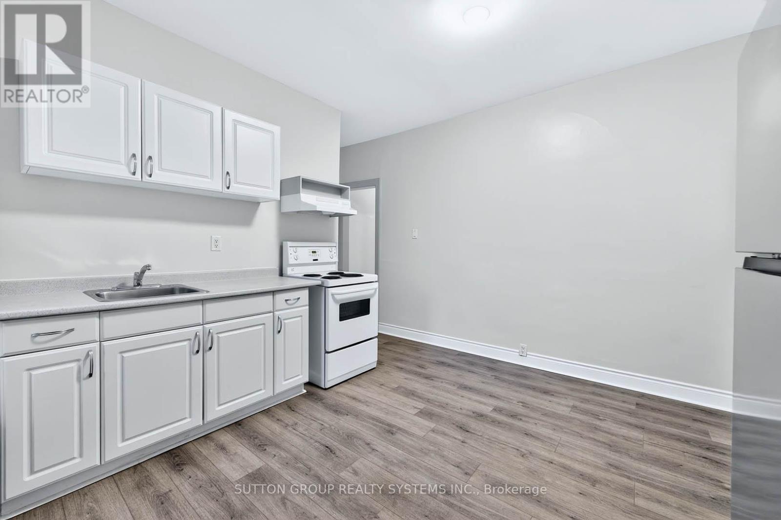 250 Christie Street, Toronto, Ontario  M6G 3B8 - Photo 11 - W12901570