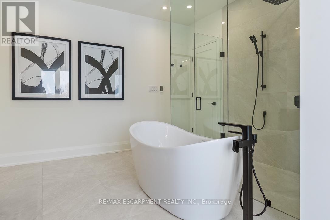 2350 Eighth Line, Oakville, Ontario  L6H 7E6 - Photo 17 - W12901580