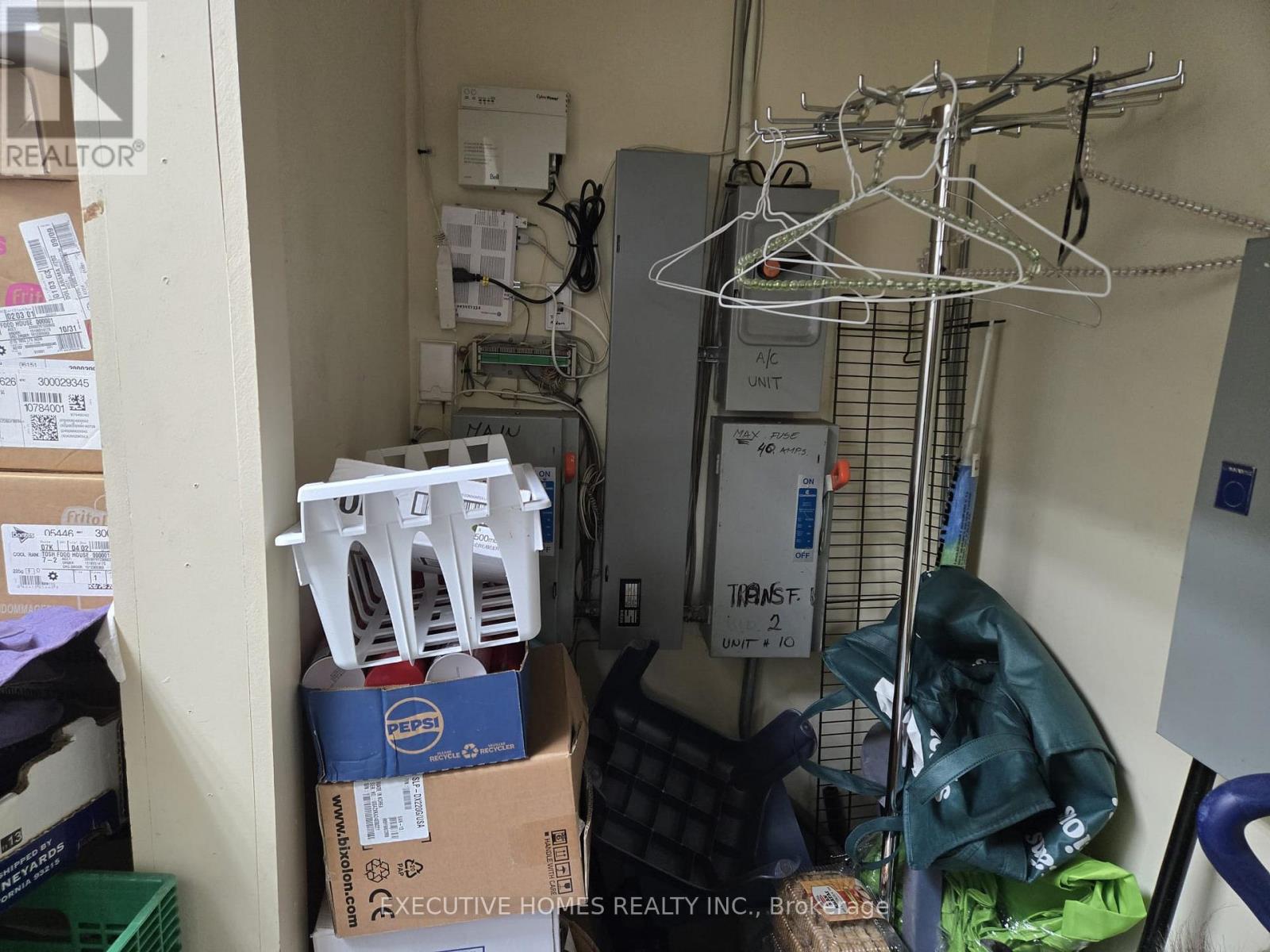 10 - 2800 Skymark Avenue, Mississauga, Ontario  L4W 5A6 - Photo 24 - W12901596