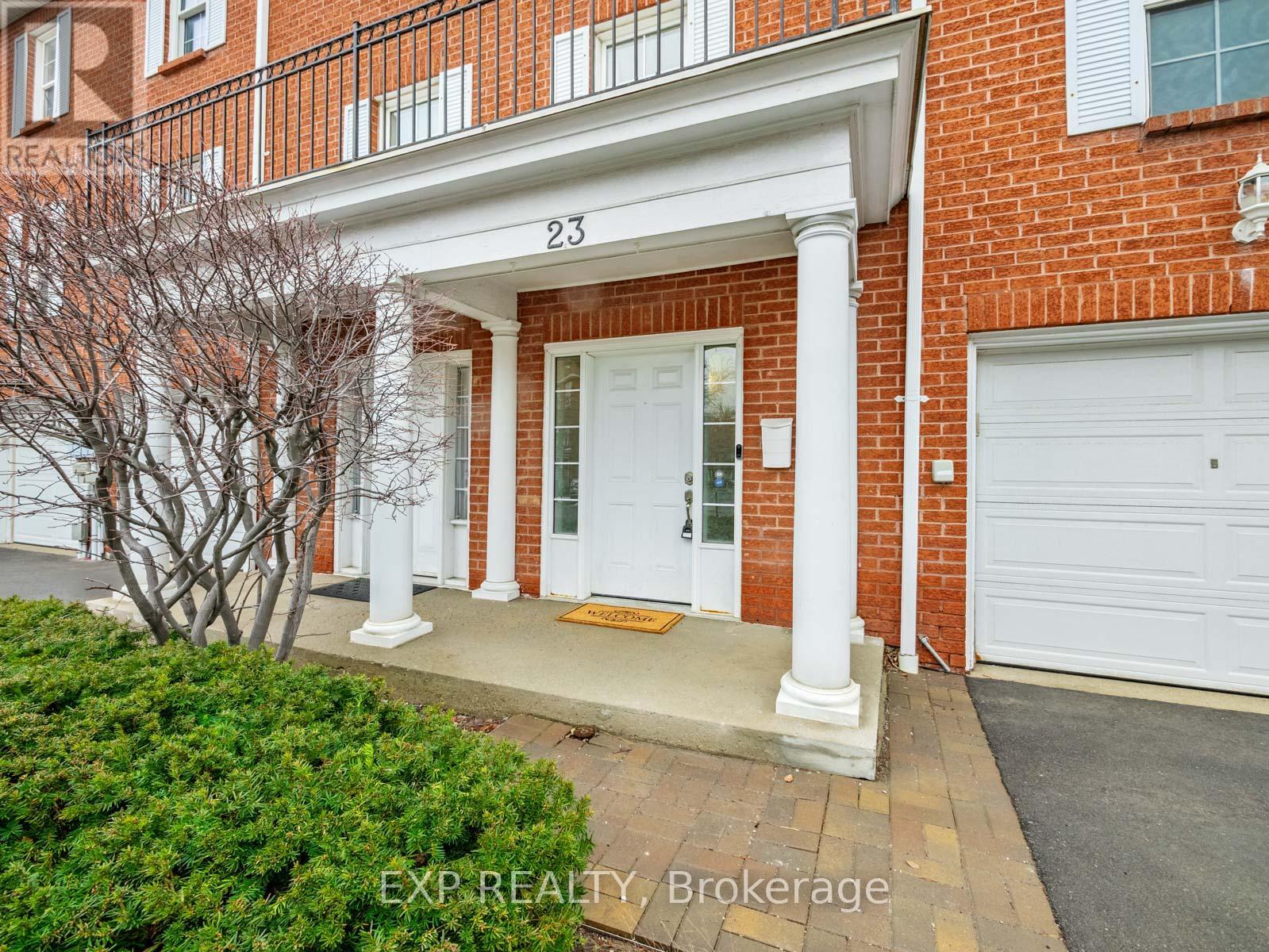 23 Stornwood Court, Brampton, Ontario  L6W 4H6 - Photo 2 - W12901634