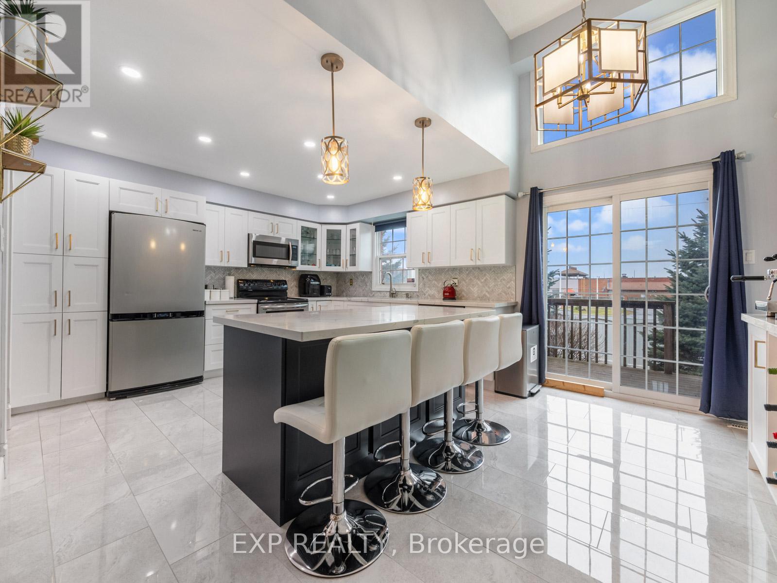 23 Stornwood Court, Brampton, Ontario  L6W 4H6 - Photo 6 - W12901634