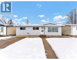 813 2 Street SE, Redcliff, Alberta