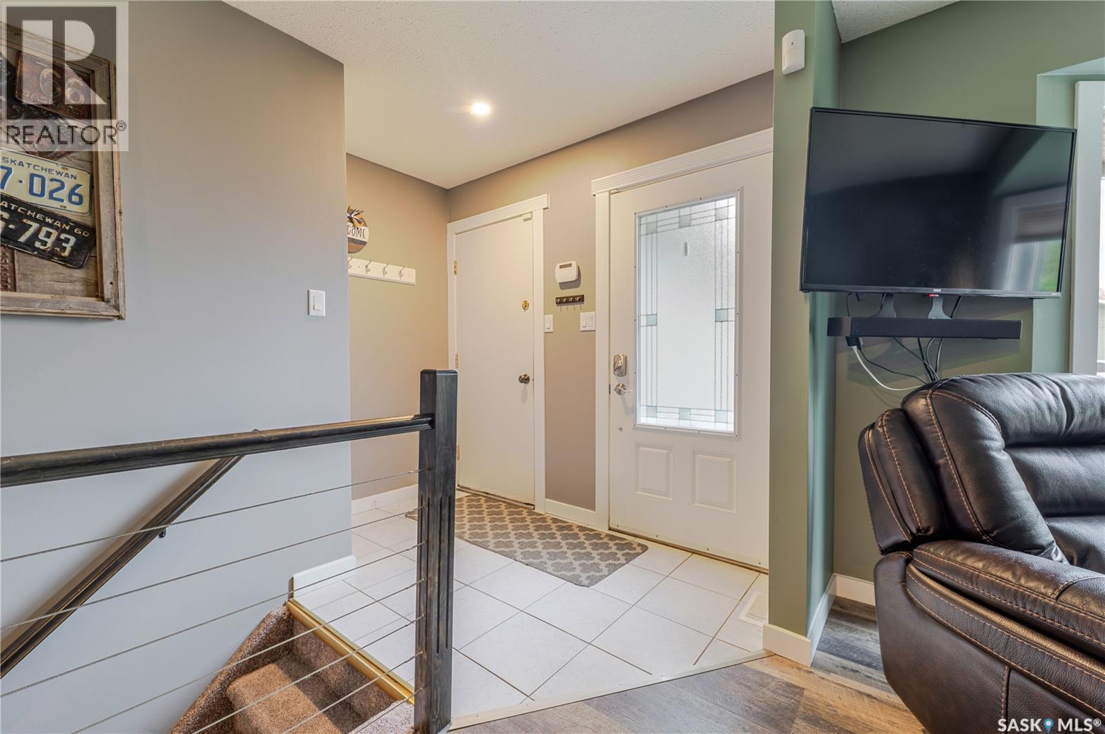 41 Taylor Crescent, Moose Jaw, Saskatchewan  S6J 1J6 - Photo 2 - SK030886