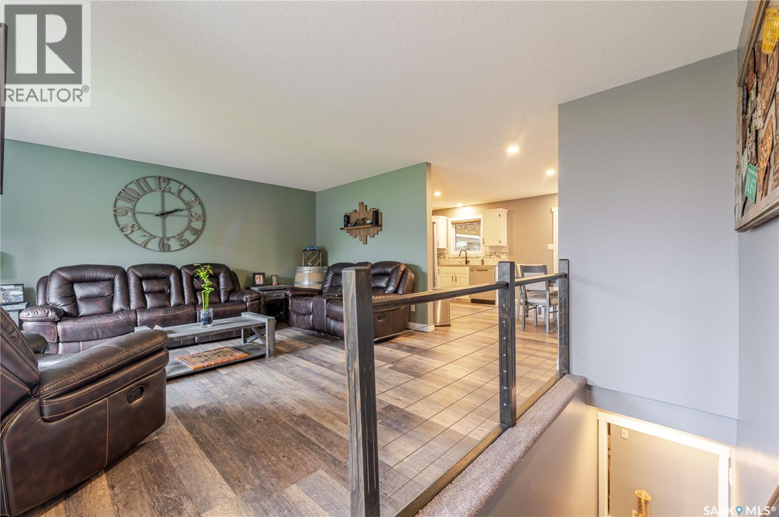 41 Taylor Crescent, Moose Jaw, Saskatchewan  S6J 1J6 - Photo 3 - SK030886