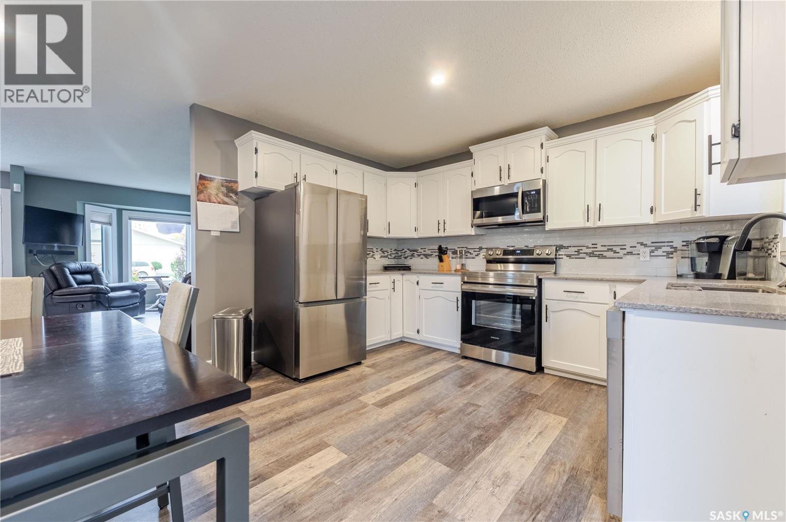 41 Taylor Crescent, Moose Jaw, Saskatchewan  S6J 1J6 - Photo 9 - SK030886