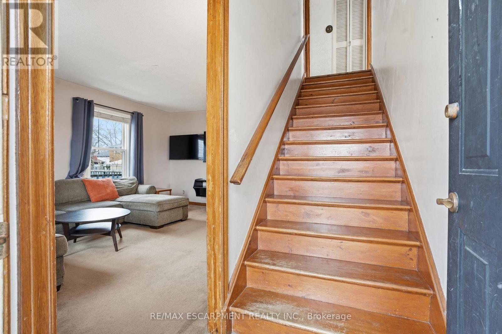 252 Ivon Avenue, Hamilton, Ontario  L8H 5T2 - Photo 6 - X12901578