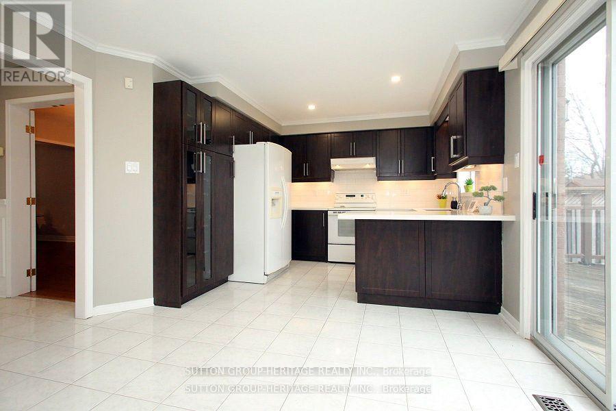 61 Eldridge Place, Whitby, Ontario  L1N 9E5 - Photo 11 - E12899144