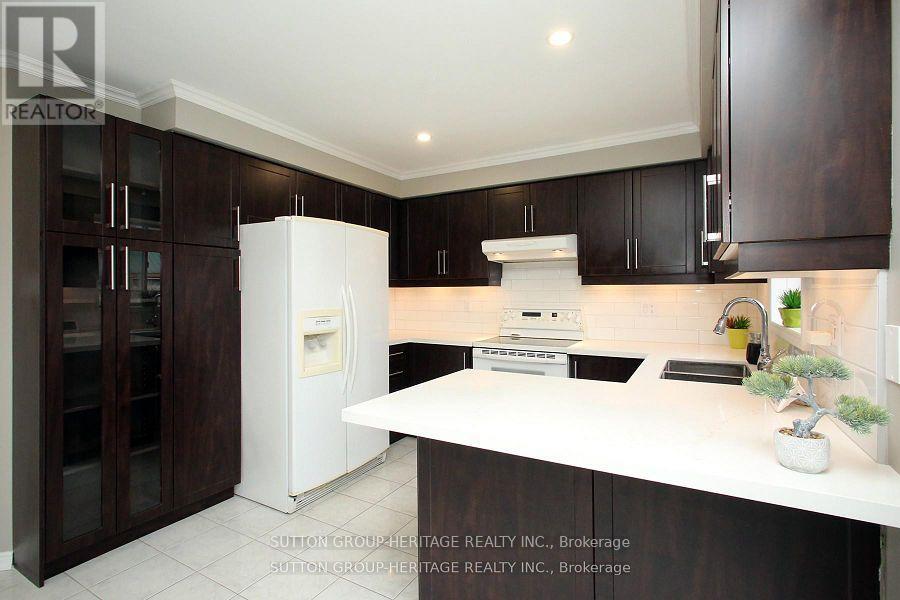 61 Eldridge Place, Whitby, Ontario  L1N 9E5 - Photo 12 - E12899144