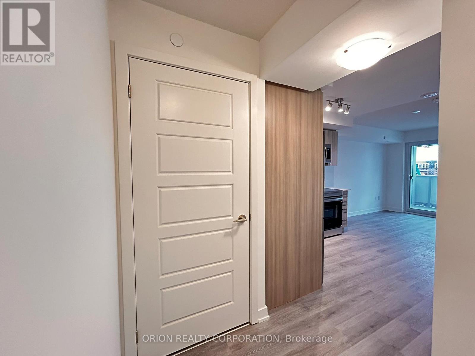 601 - 1010 Sandy Beach Road, Pickering, Ontario  L1W 0C7 - Photo 2 - E12899174