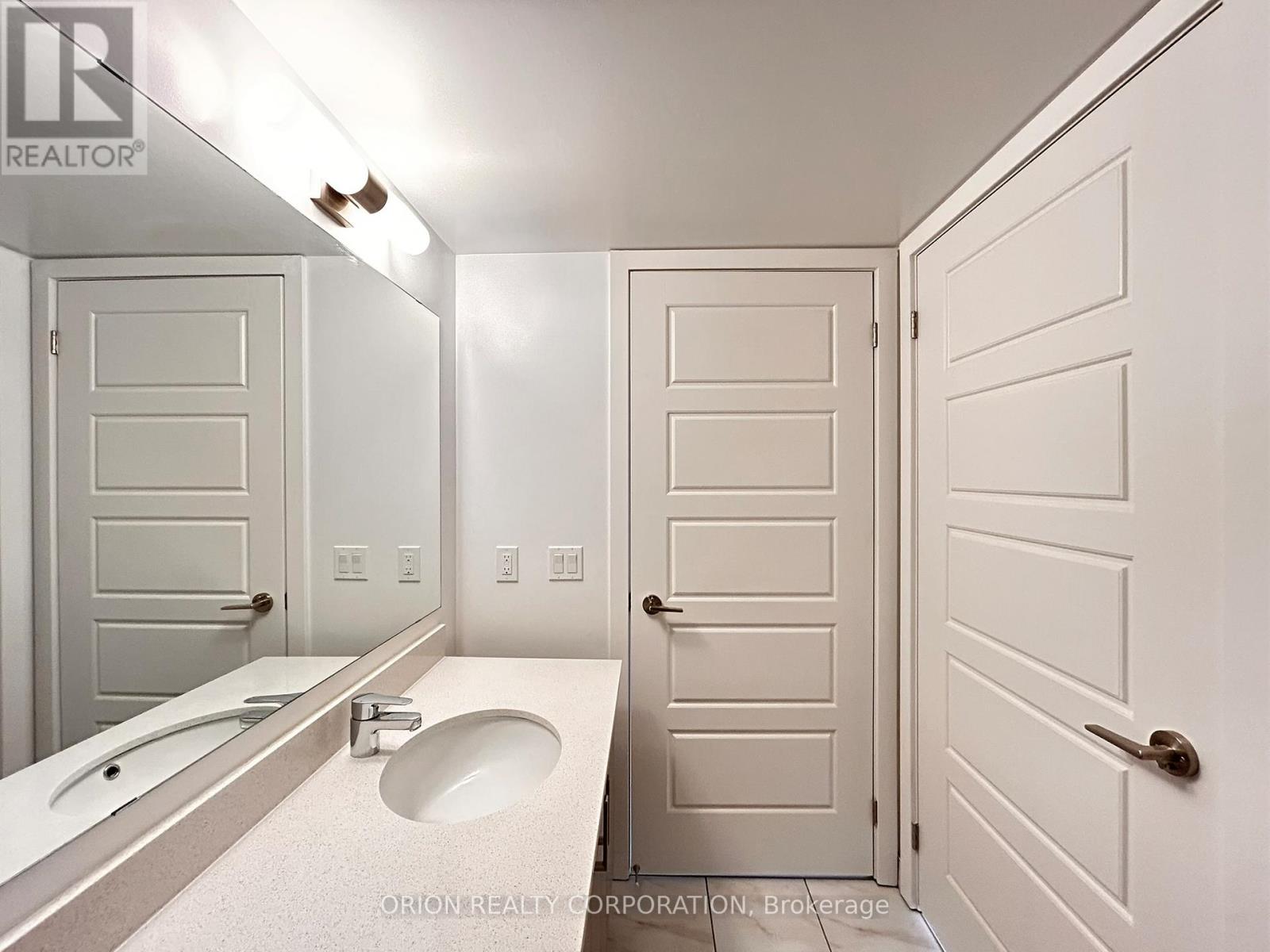 601 - 1010 Sandy Beach Road, Pickering, Ontario  L1W 0C7 - Photo 8 - E12899174