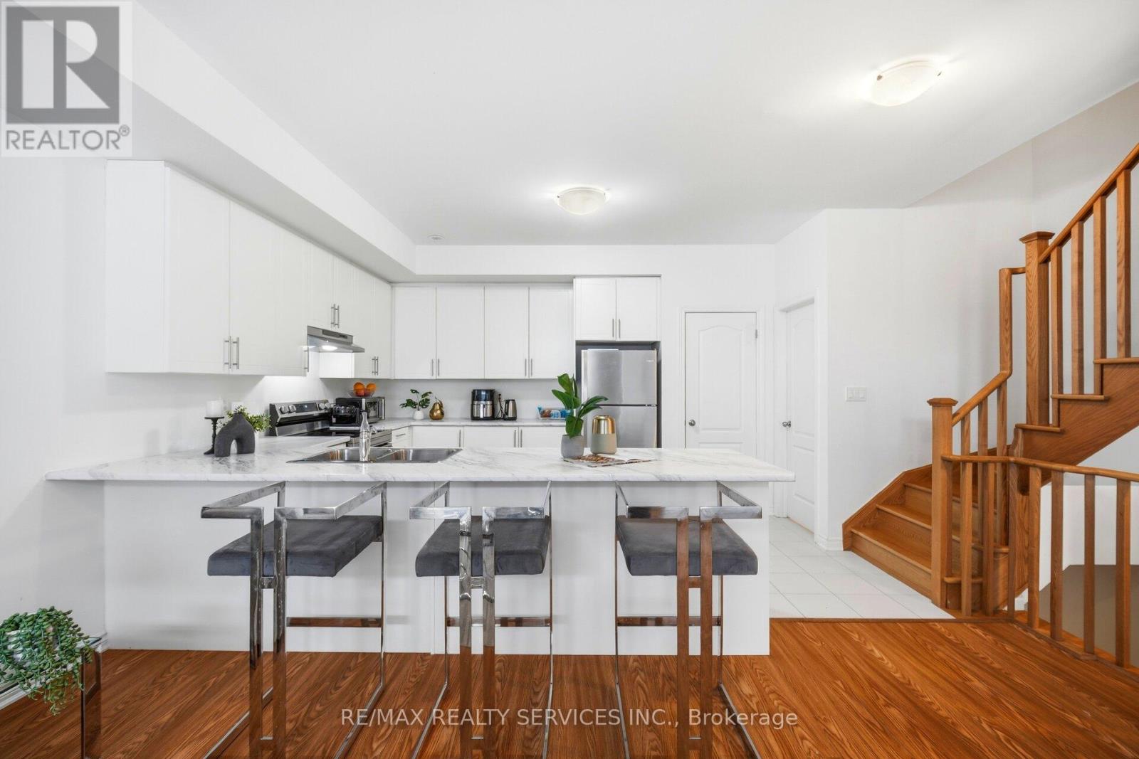 47 Tiveron Avenue, Caledon, Ontario  L7C 4L6 - Photo 17 - W12899030