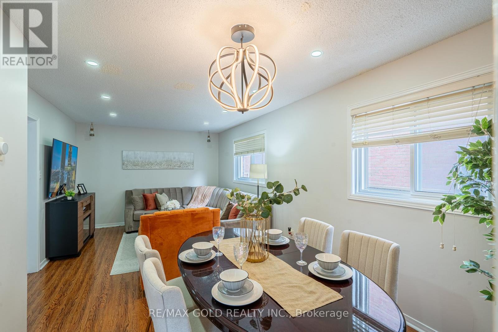 94 Bighorn Crescent, Brampton, Ontario  L6R 1G7 - Photo 11 - W12896550