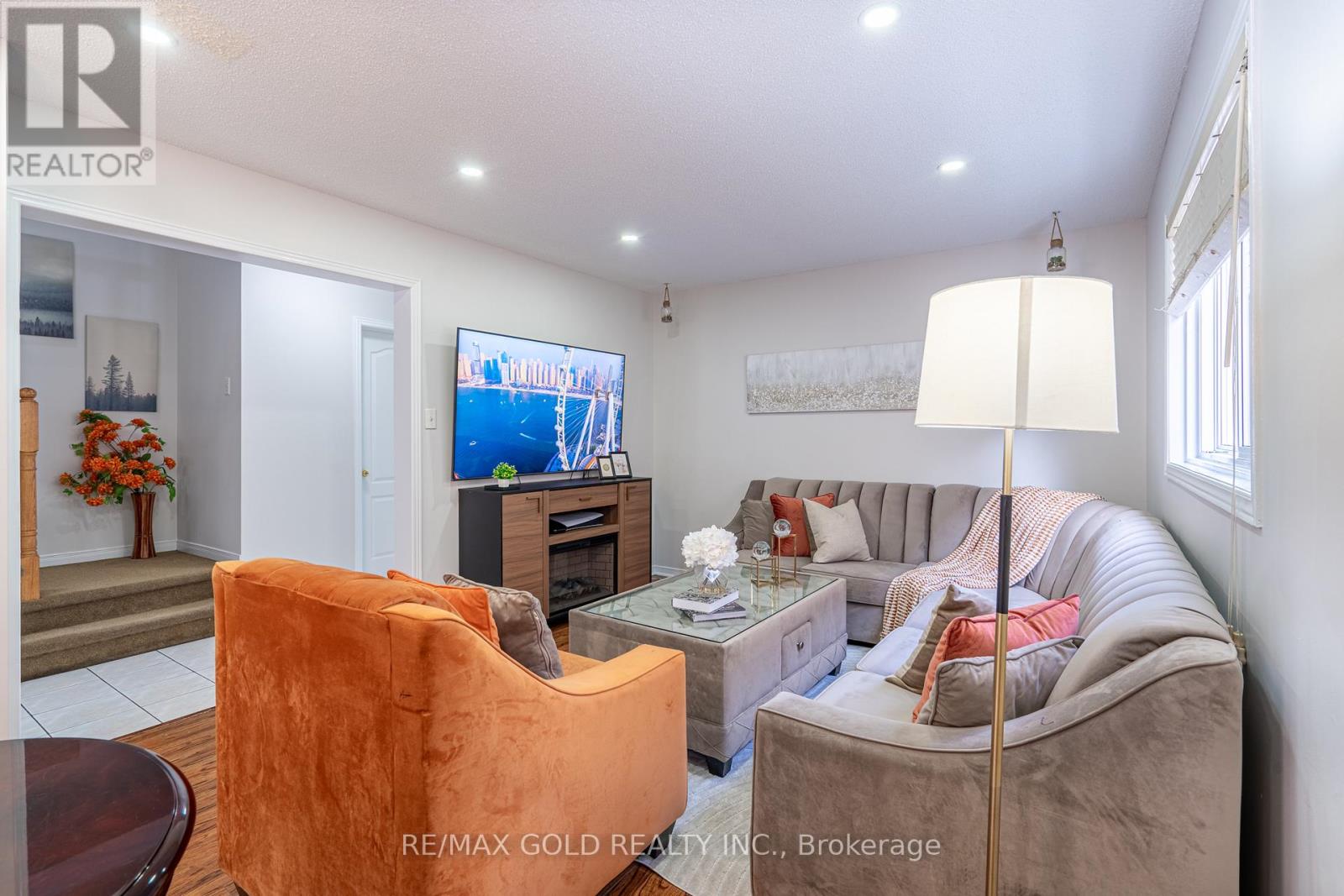 94 Bighorn Crescent, Brampton, Ontario  L6R 1G7 - Photo 8 - W12896550