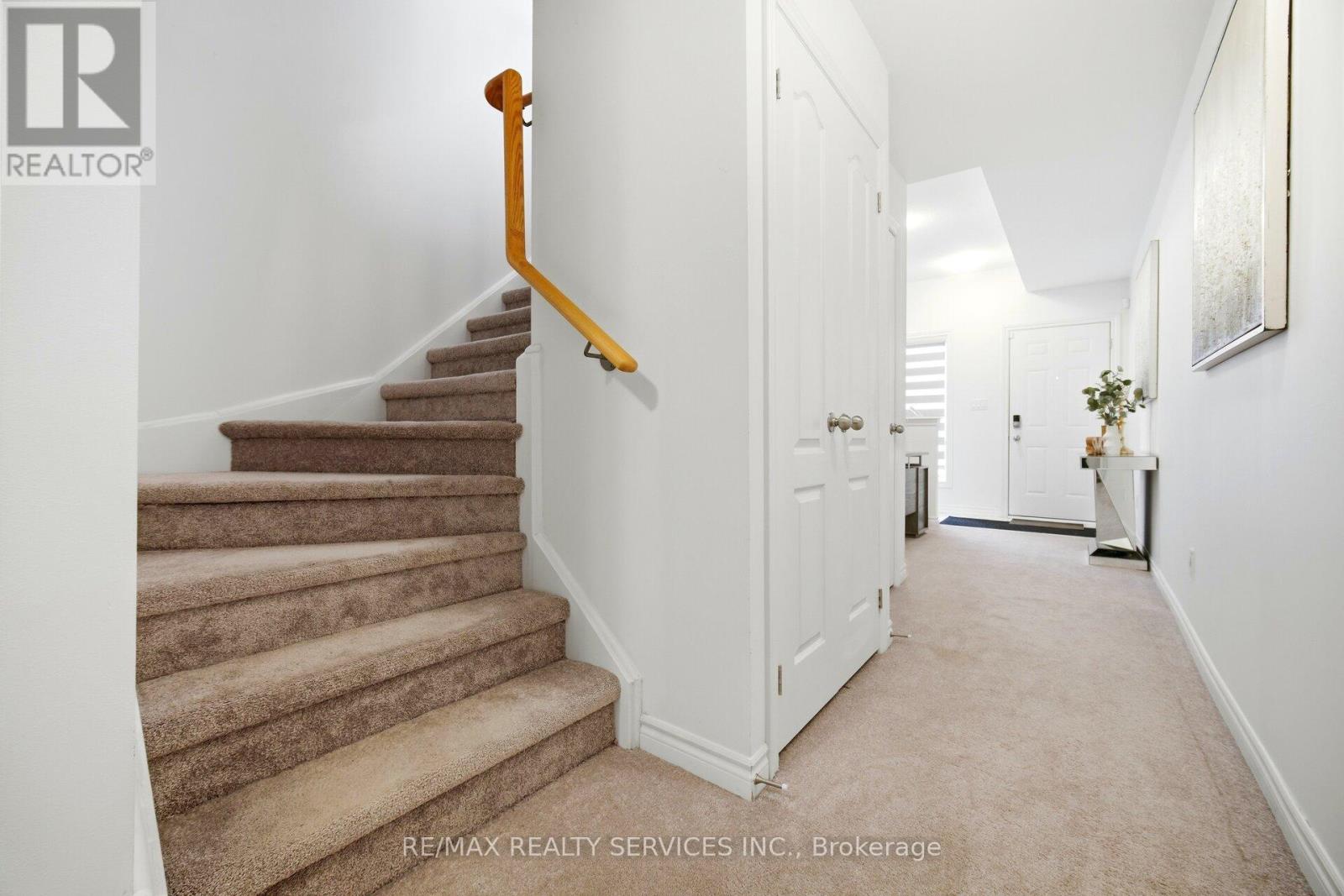 47 Tiveron Avenue, Caledon, Ontario  L7C 4L6 - Photo 9 - W12899030