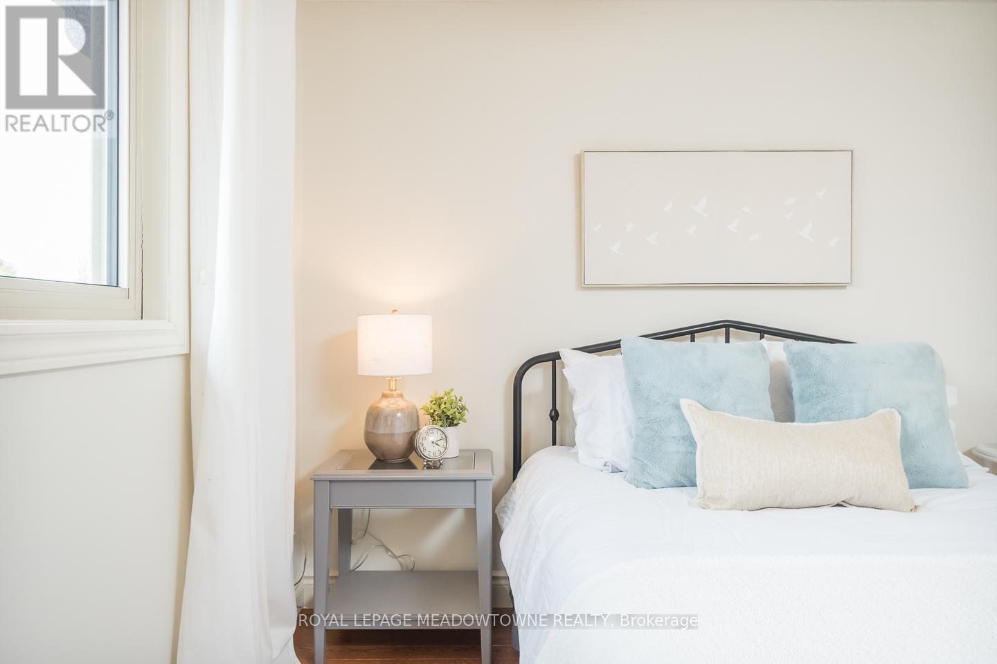 3215 Pinemeadow Drive, Burlington, Ontario  L7M 2N6 - Photo 24 - W12899048