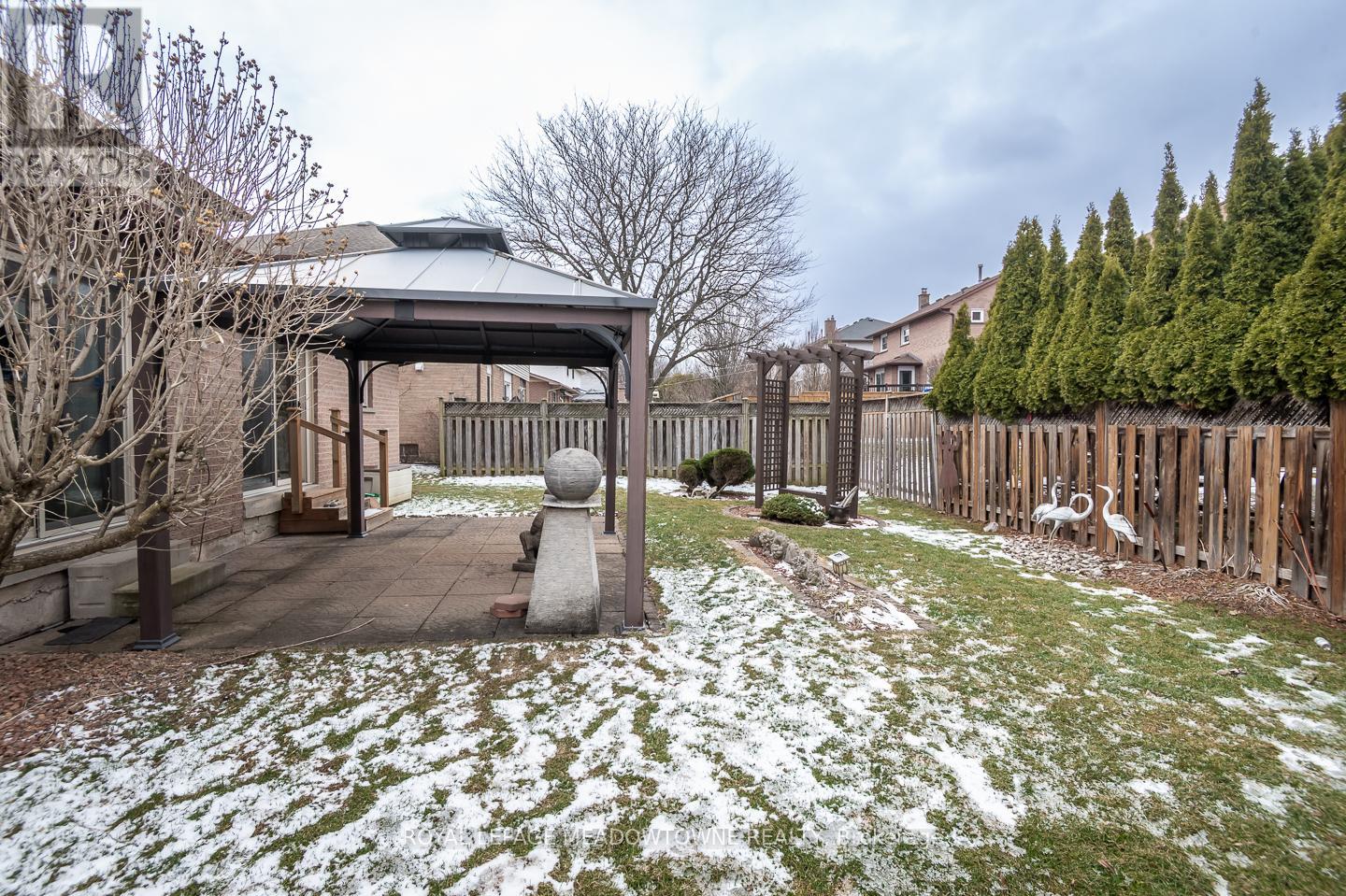 3215 Pinemeadow Drive, Burlington, Ontario  L7M 2N6 - Photo 39 - W12899048