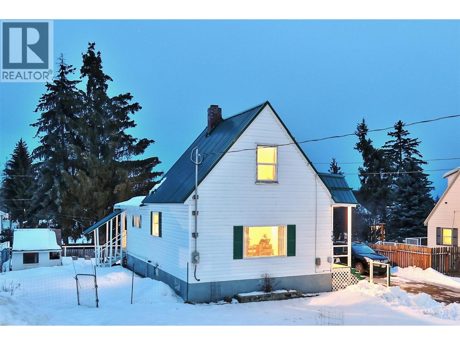 709 5th Avenue, Kimberley, British Columbia V1A 2T3 - Photo 1 - 10380012