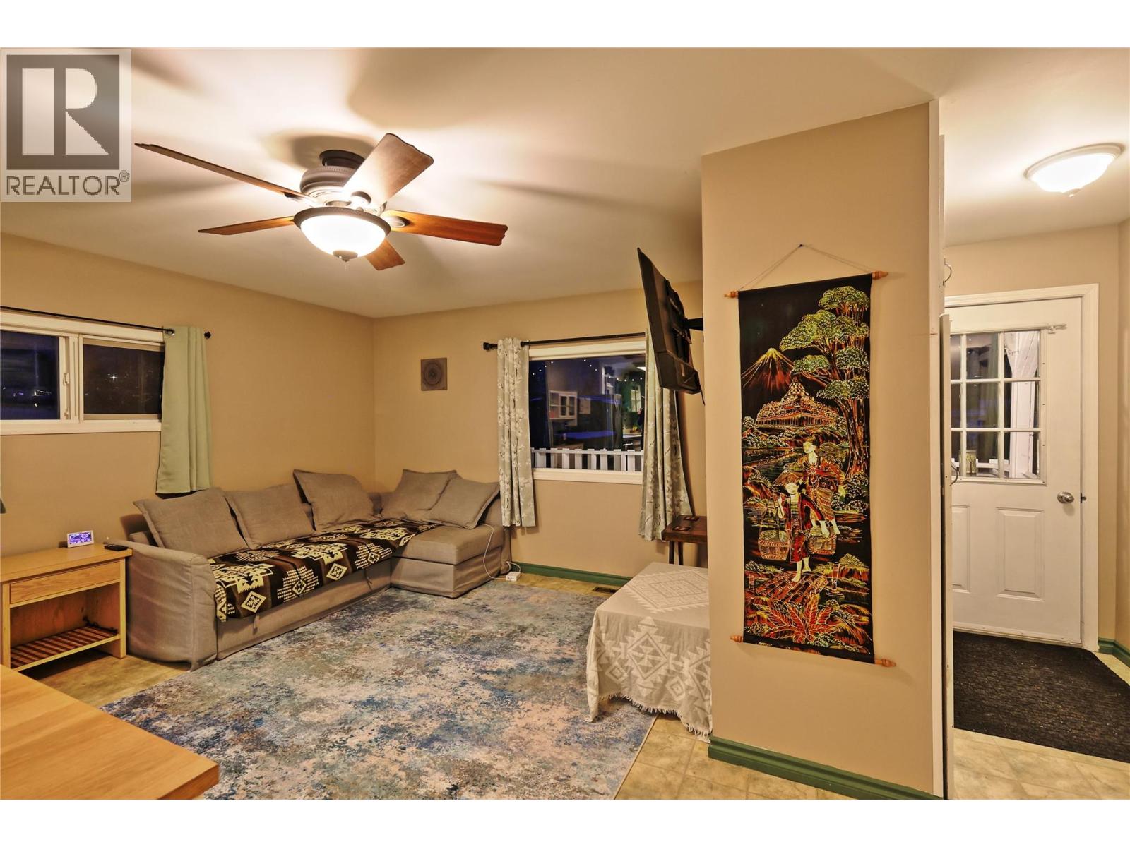 709 5th Avenue, Kimberley, British Columbia V1A 2T3 - Photo 7 - 10380012