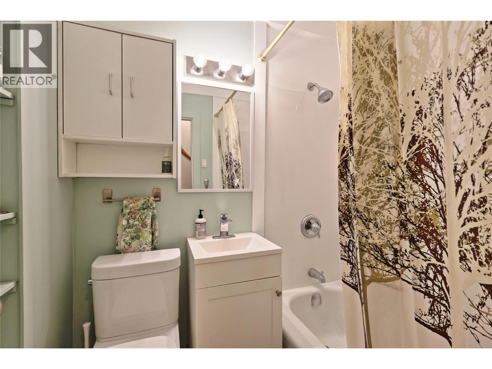 709 5th Avenue, Kimberley, British Columbia V1A 2T3 - Photo 9 - 10380012