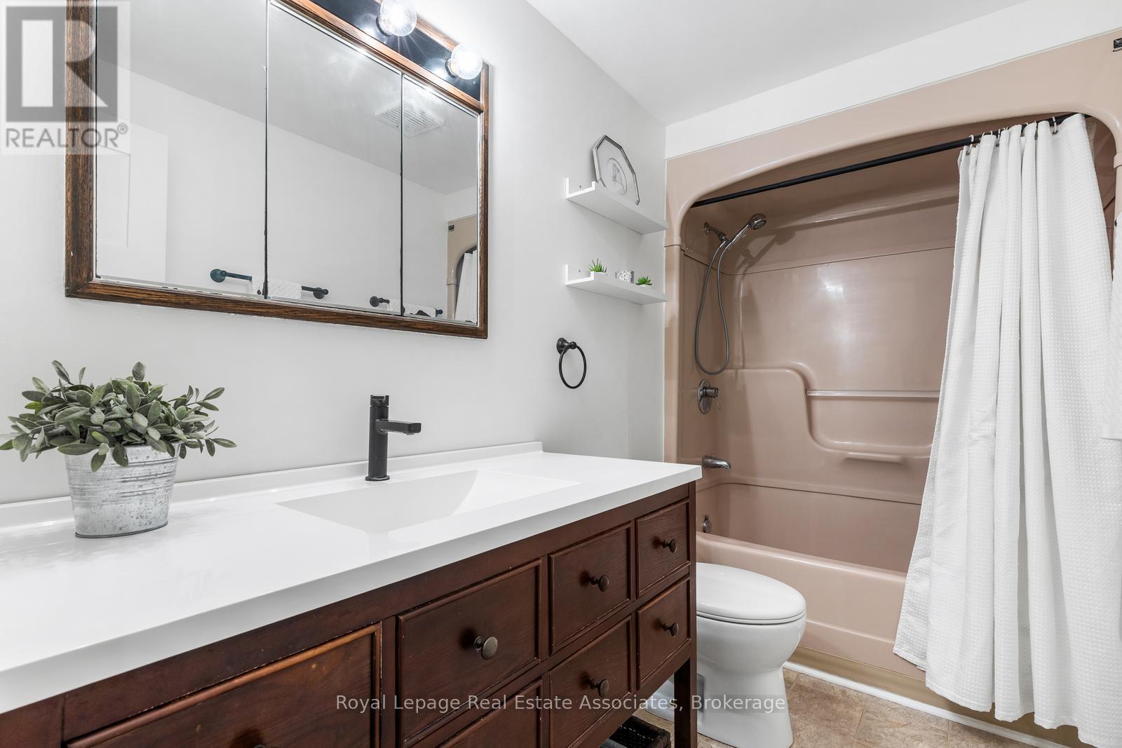 3374 Tallmast Crescent, Mississauga, Ontario  L5L 1H5 - Photo 28 - W12899062