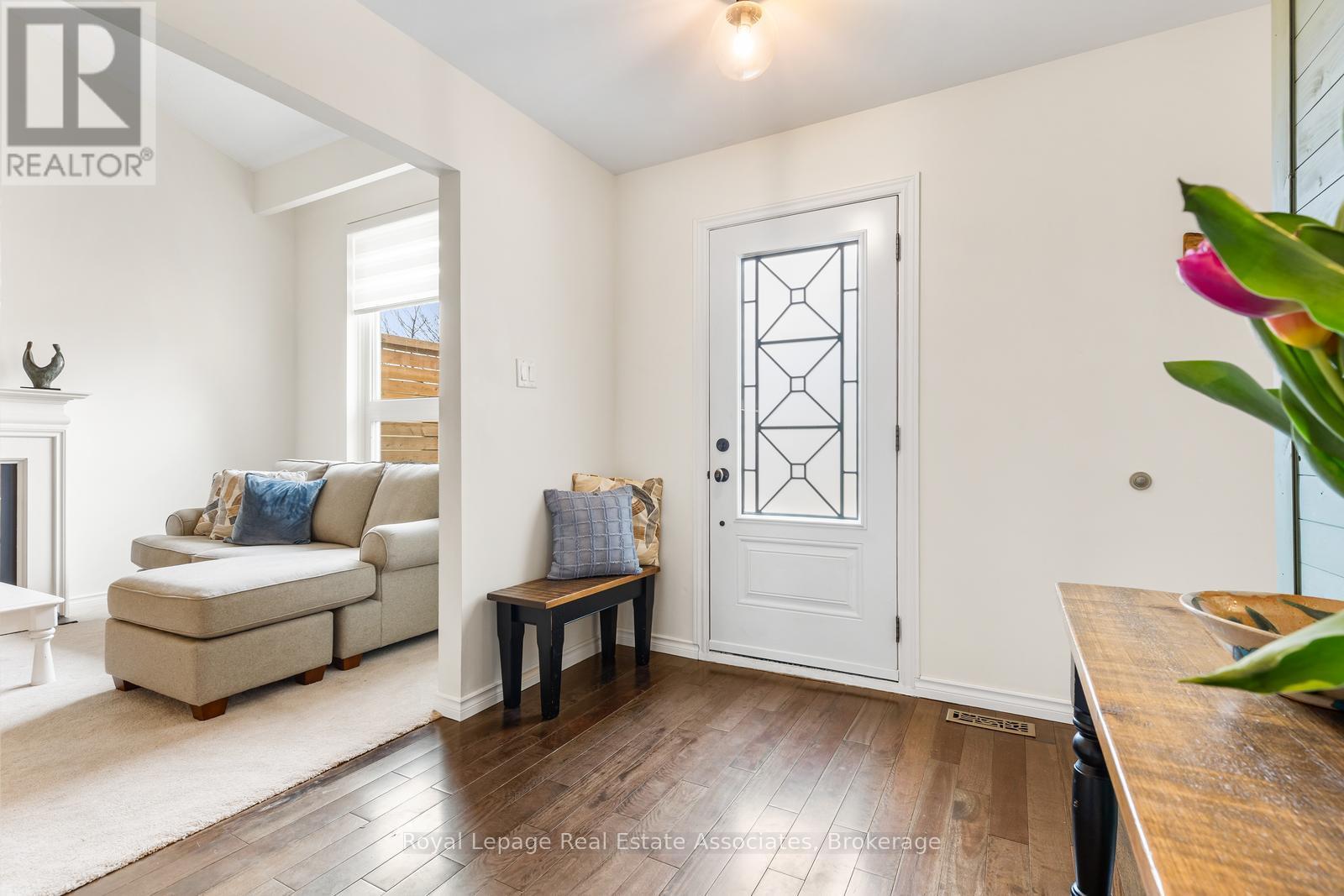 3374 Tallmast Crescent, Mississauga, Ontario  L5L 1H5 - Photo 3 - W12899062