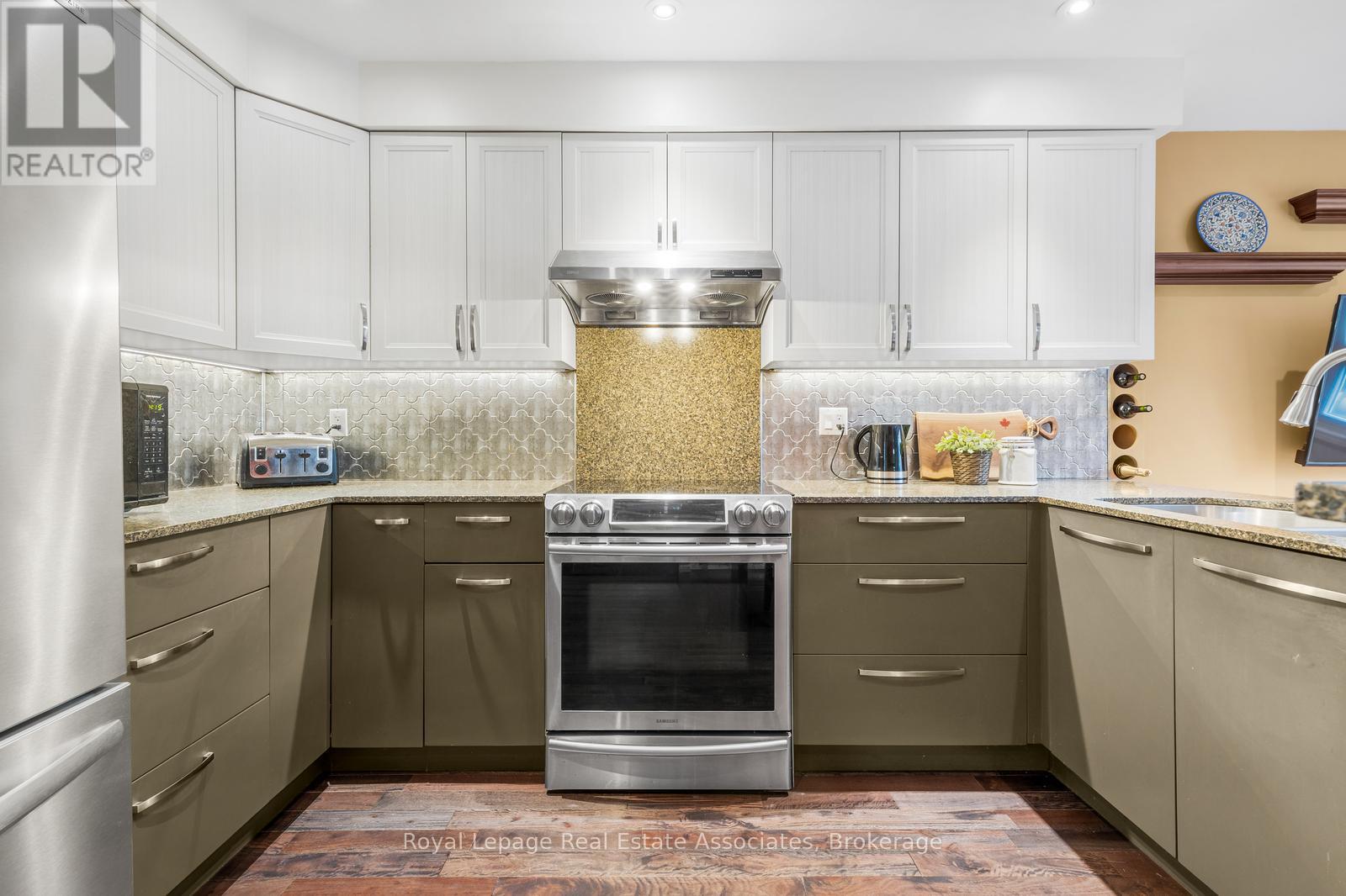 3374 Tallmast Crescent, Mississauga, Ontario  L5L 1H5 - Photo 9 - W12899062