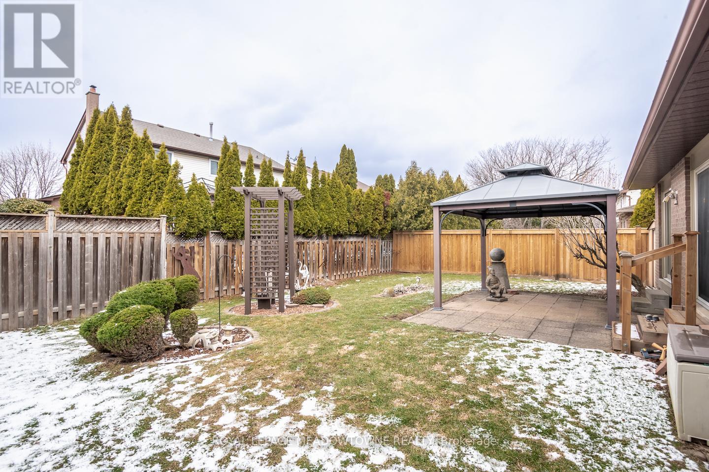 3215 Pinemeadow Drive, Burlington, Ontario  L7M 2N6 - Photo 37 - W12899048