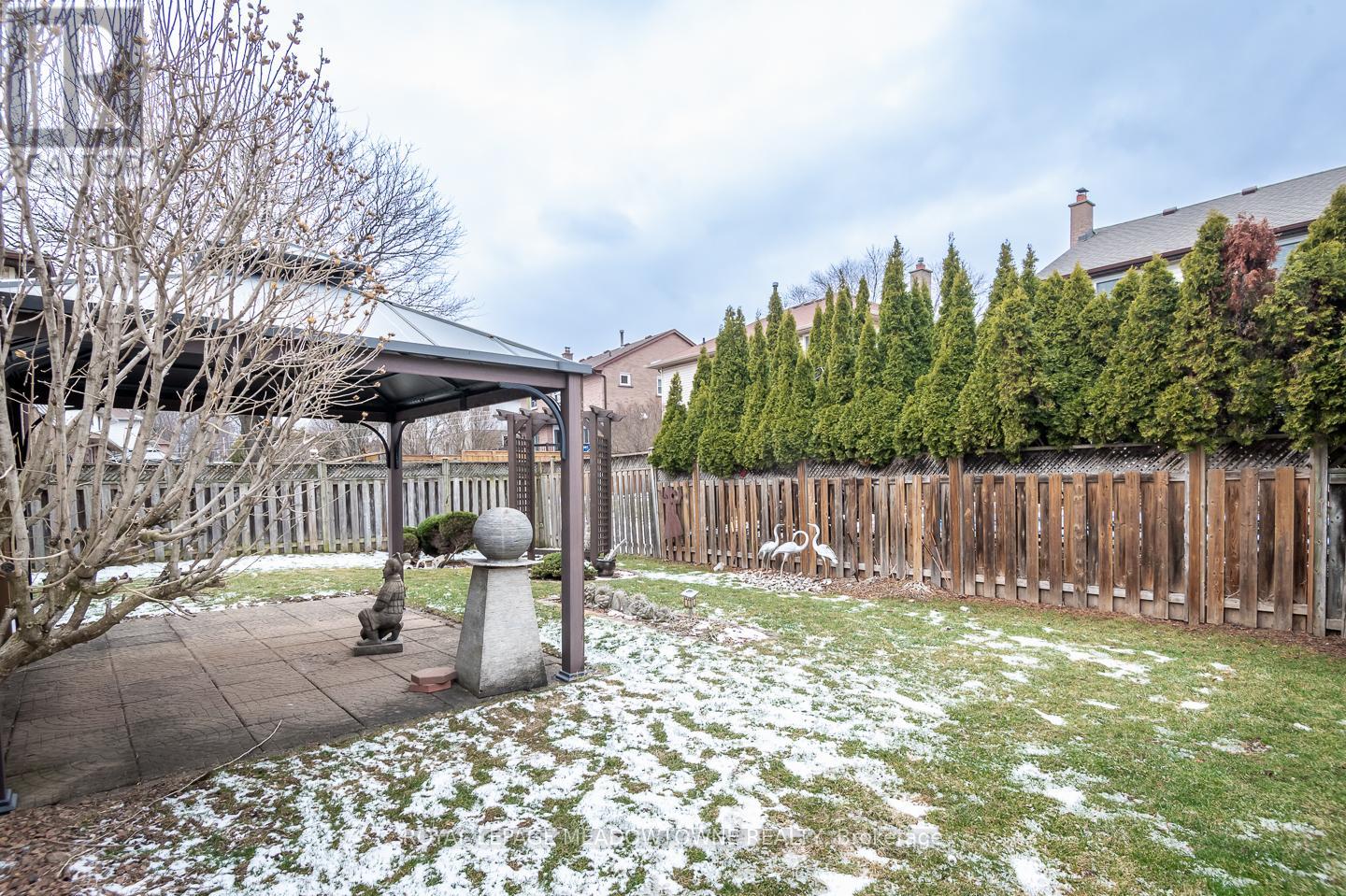 3215 Pinemeadow Drive, Burlington, Ontario  L7M 2N6 - Photo 38 - W12899048