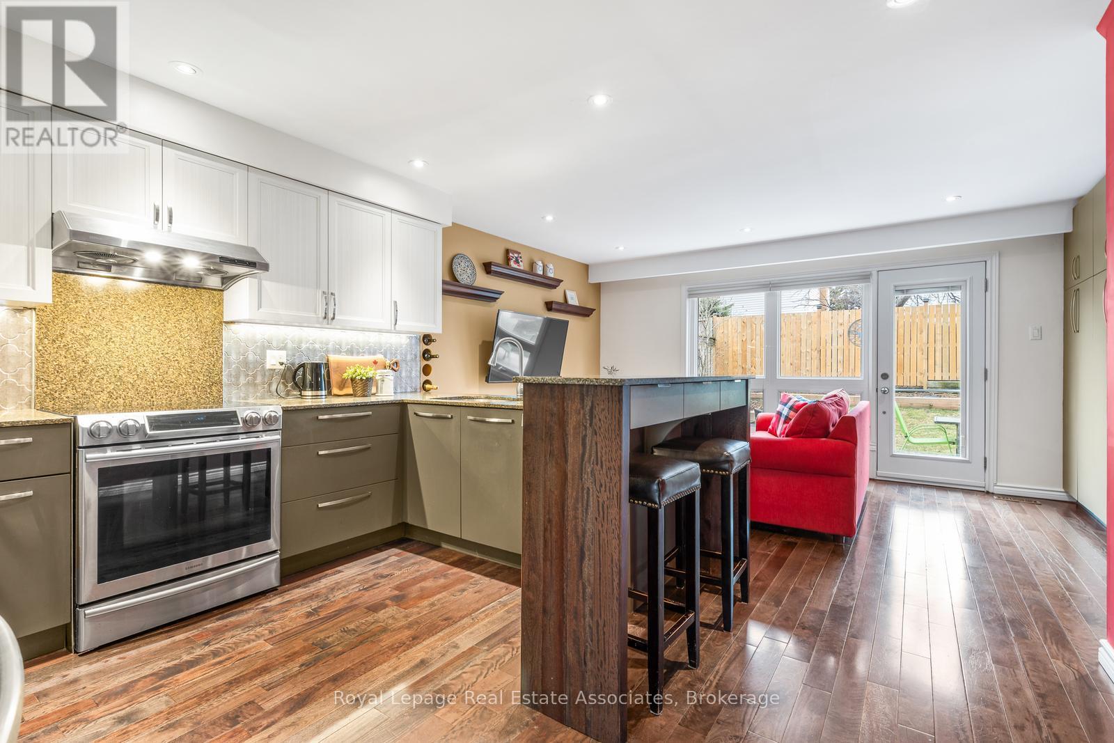 3374 Tallmast Crescent, Mississauga, Ontario  L5L 1H5 - Photo 11 - W12899062