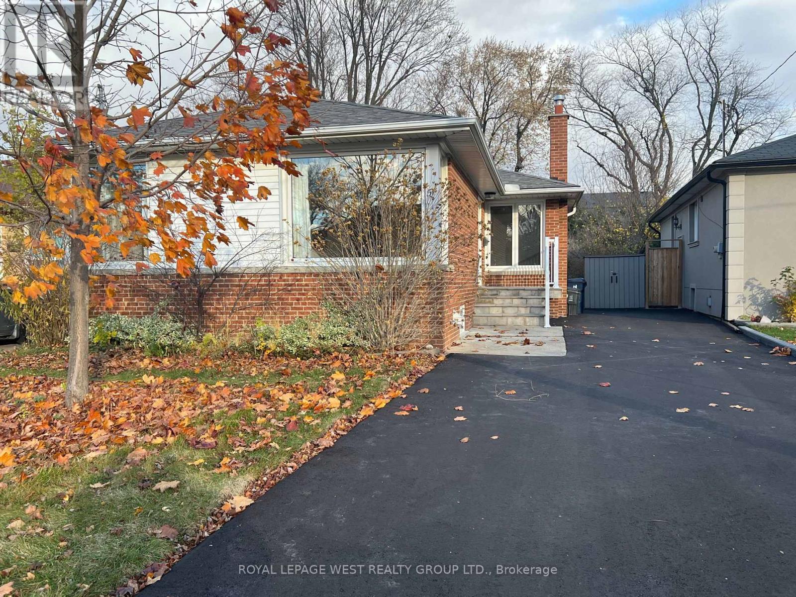 UPPER - 51 FAIRLIN DRIVE, Toronto, Ontario