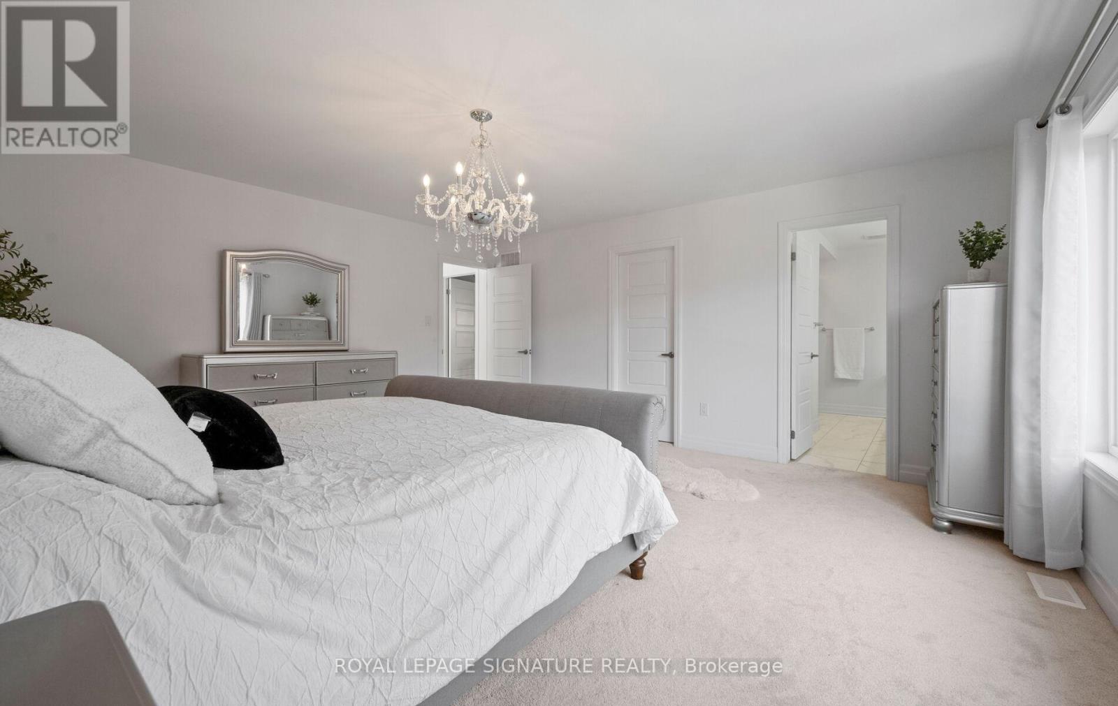 474 Violet Gate, Milton, Ontario  L9E 1X6 - Photo 18 - W12899092