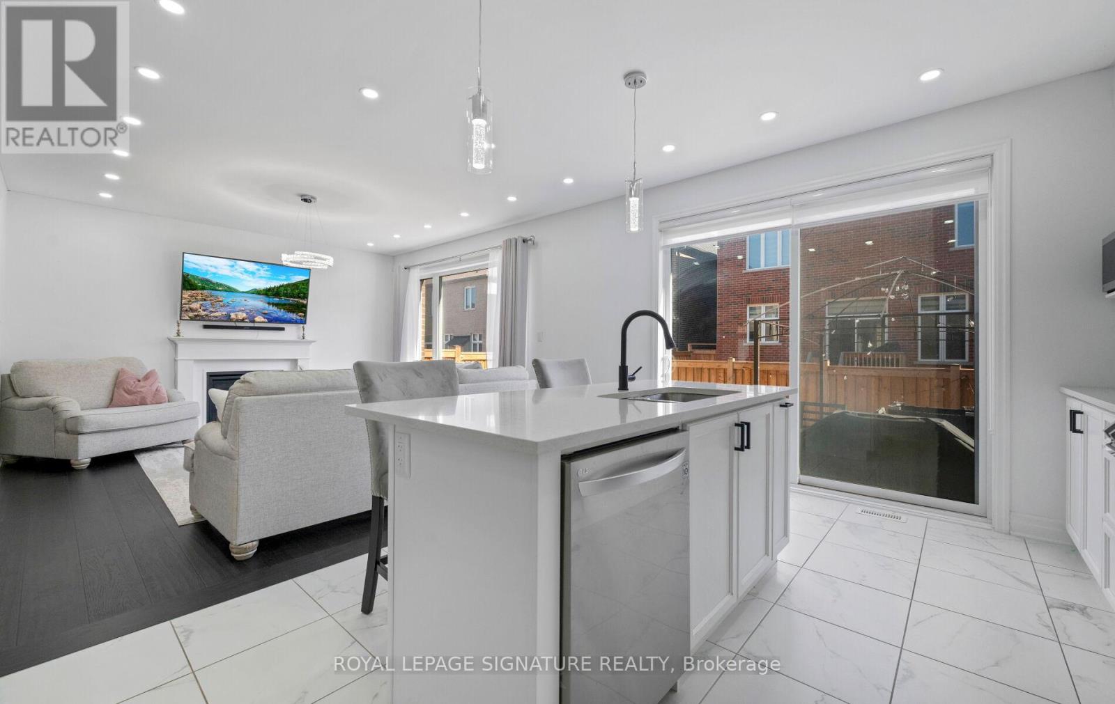 474 Violet Gate, Milton, Ontario  L9E 1X6 - Photo 12 - W12899092