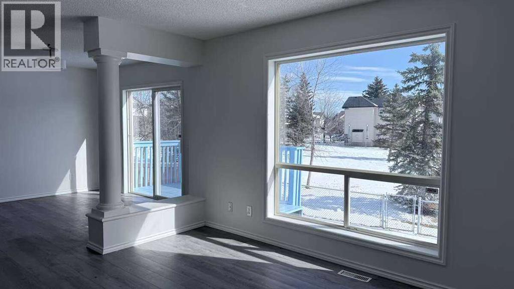 42 Somerside Place Sw, Calgary, Alberta T2Y 3V3 - Photo 8 - A2274942