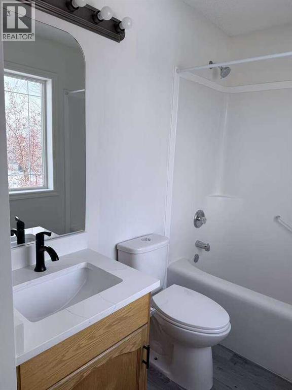 42 Somerside Place Sw, Calgary, Alberta T2Y 3V3 - Photo 18 - A2274942