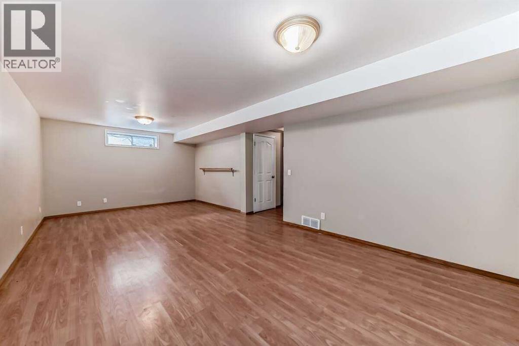 42 Somerside Place Sw, Calgary, Alberta T2Y 3V3 - Photo 23 - A2274942