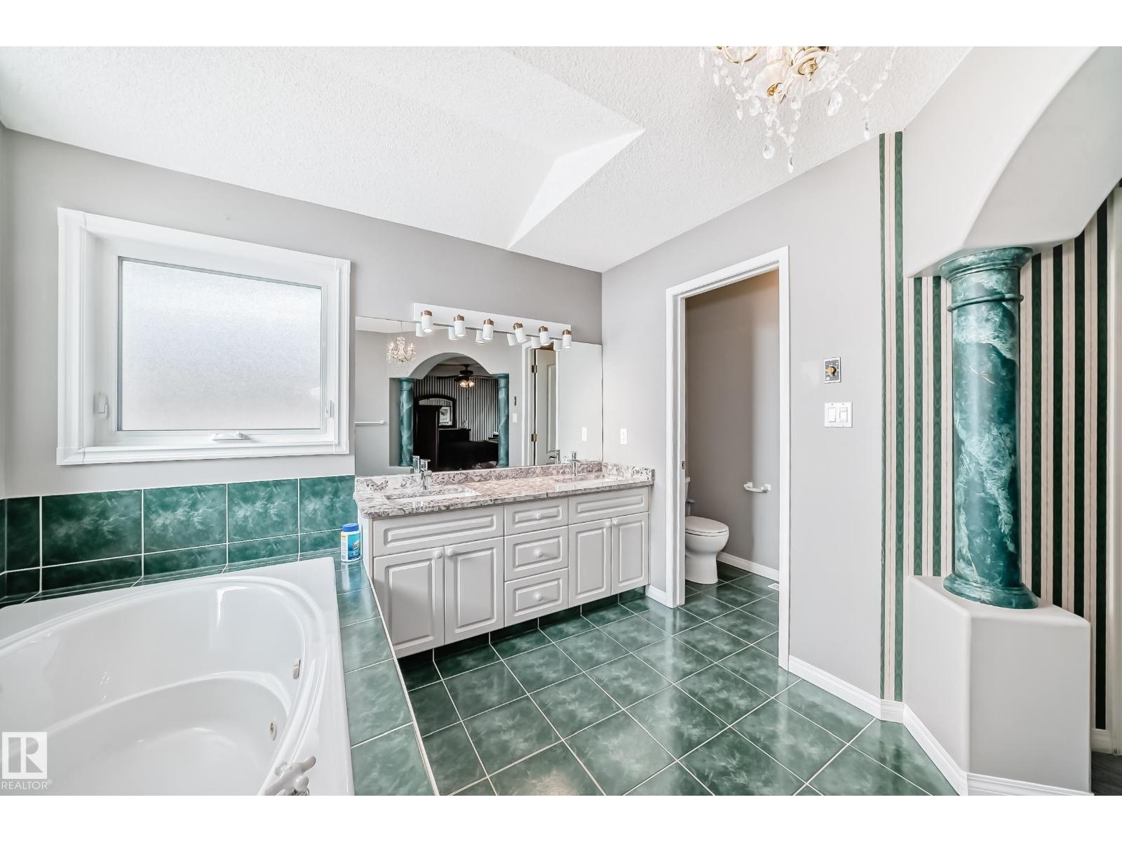 170 Blackburn Dr W Sw, Edmonton, Alberta  T6W 1B6 - Photo 26 - E4477505