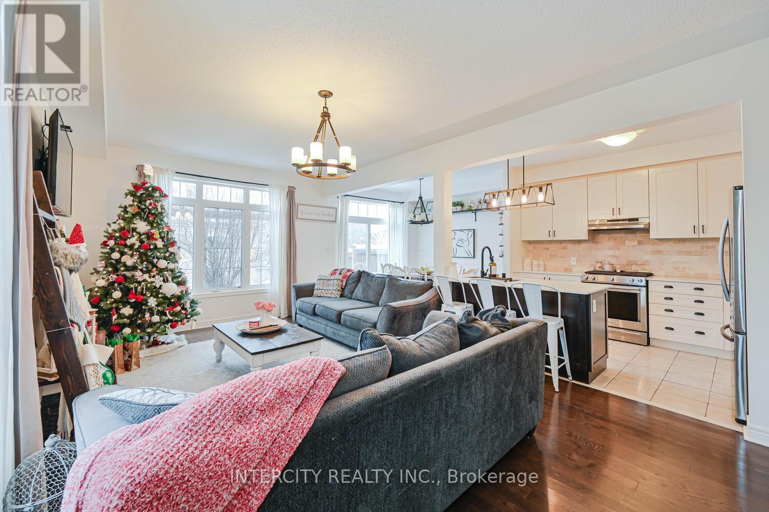 49 Mccardy Court, Caledon, Ontario  L7C 3W9 - Photo 9 - W12900664