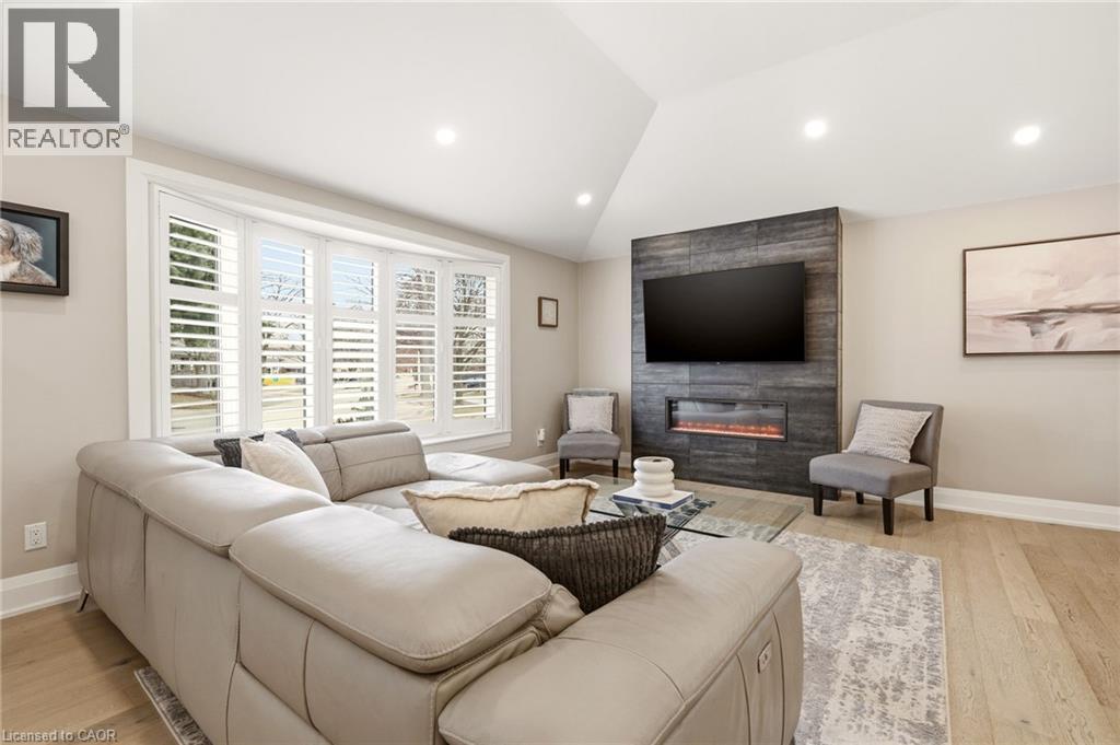 688 Mullin Way, Burlington, Ontario  L7L 4J7 - Photo 14 - 40811350