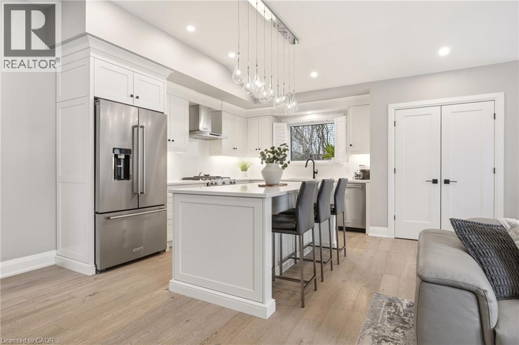 688 Mullin Way, Burlington, Ontario  L7L 4J7 - Photo 8 - 40811350