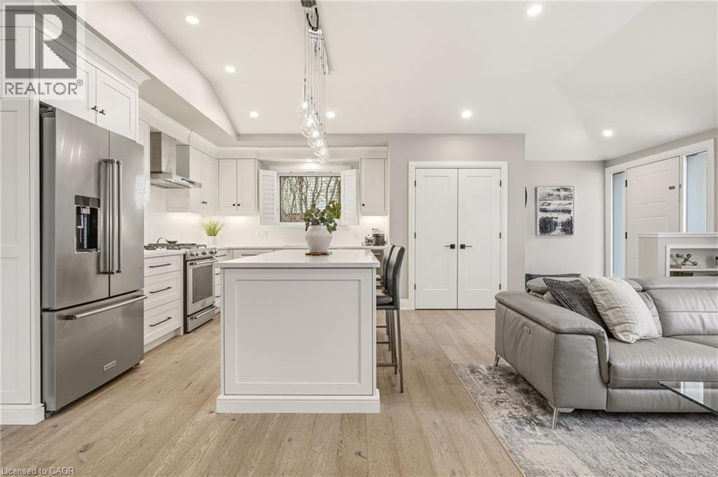 688 Mullin Way, Burlington, Ontario  L7L 4J7 - Photo 9 - 40811350