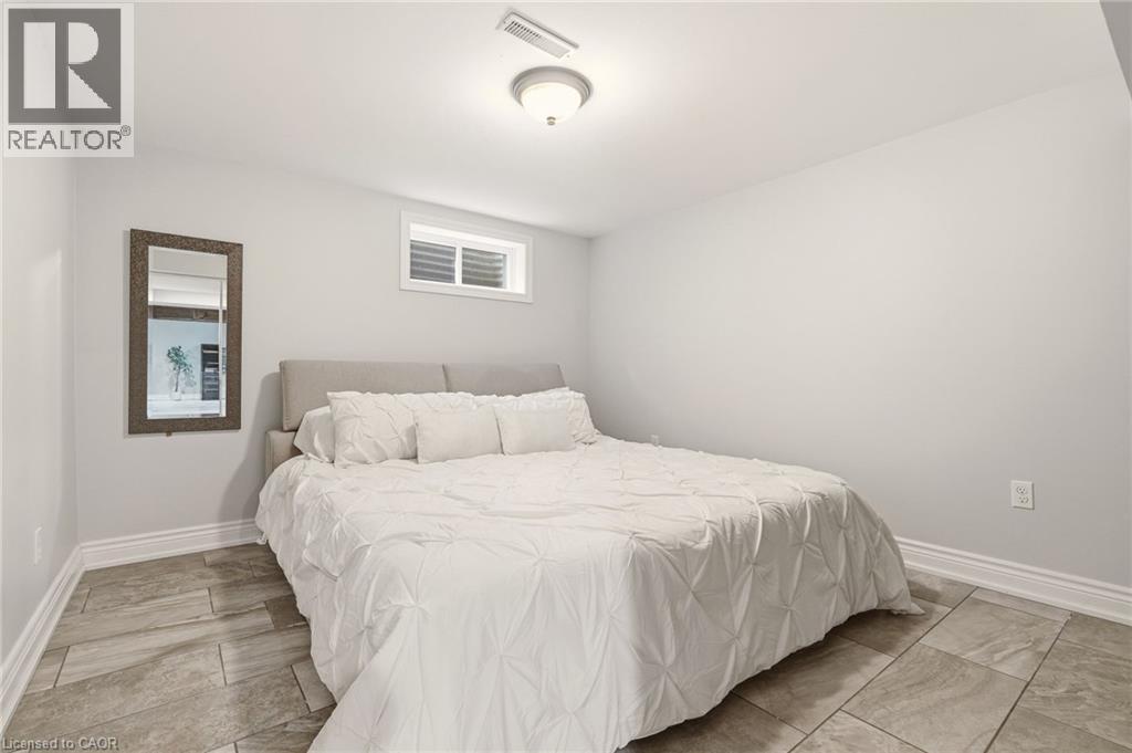 688 Mullin Way, Burlington, Ontario  L7L 4J7 - Photo 31 - 40811350