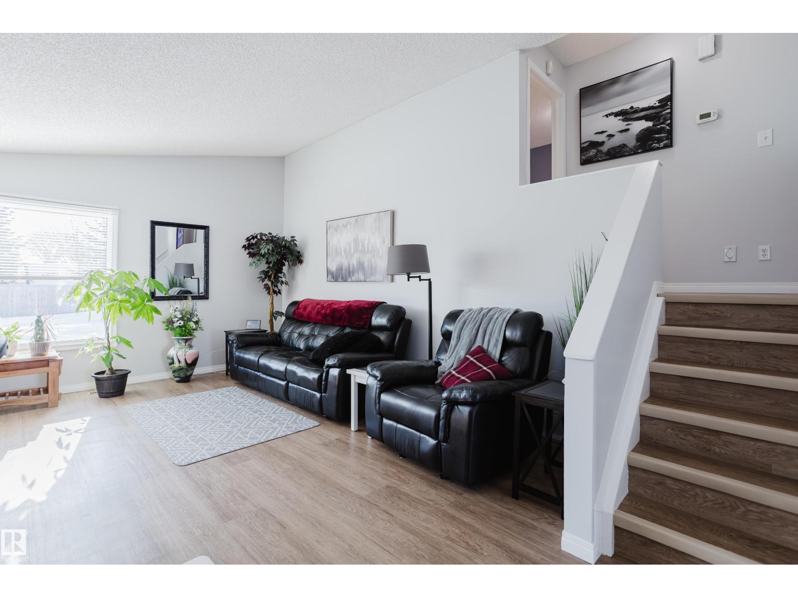 6 Kiniski Cr Nw, Edmonton, Alberta  T6L 5A9 - Photo 2 - E4475018
