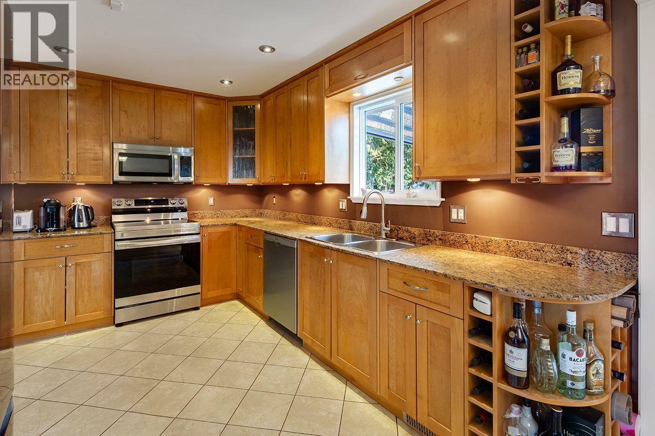 3436 Wellington Street, Port Coquitlam, British Columbia  V3B 3Y2 - Photo 10 - R3099551