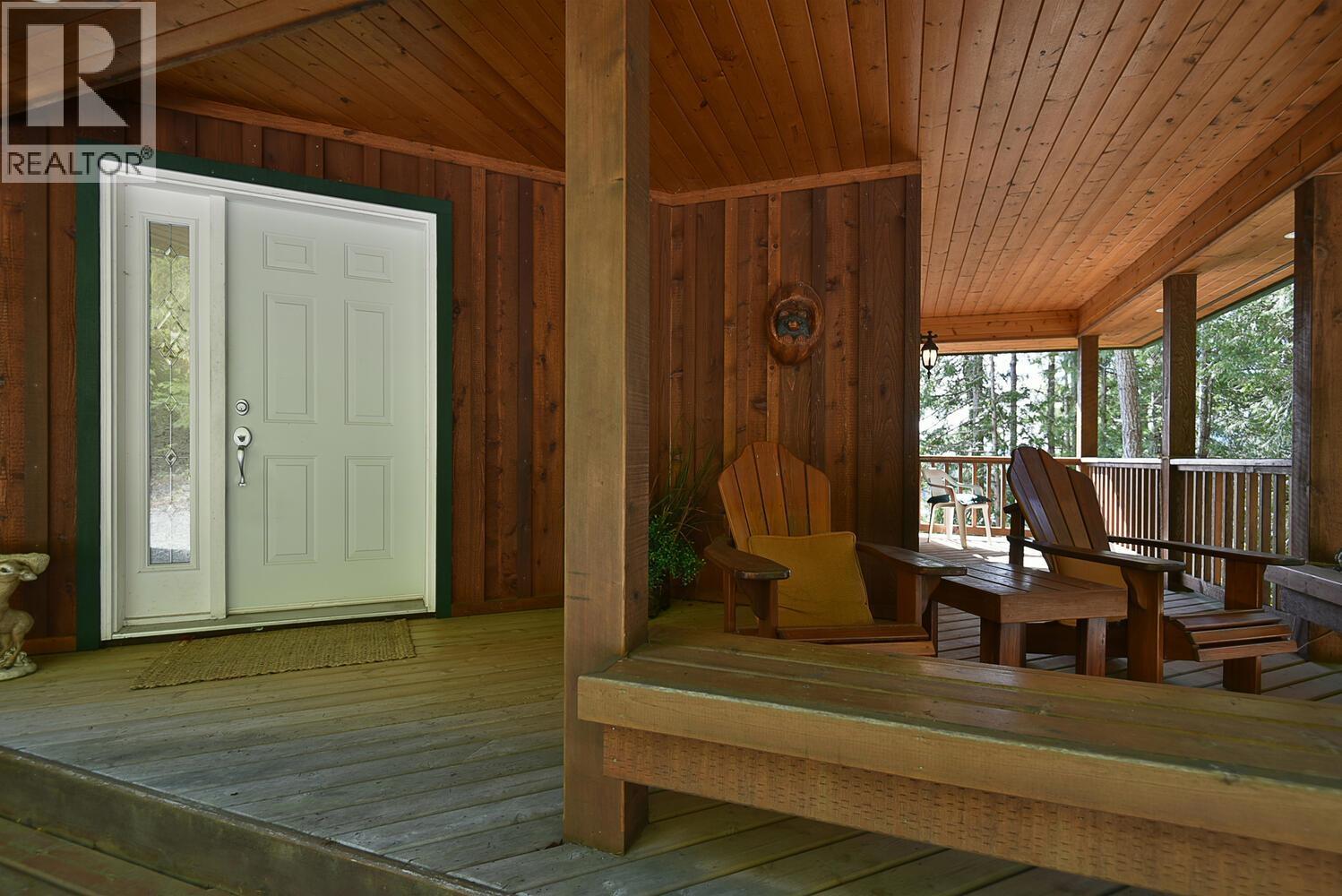 4862 Hotel Lake Road, Garden Bay, British Columbia  V0N 1S1 - Photo 3 - R3101719